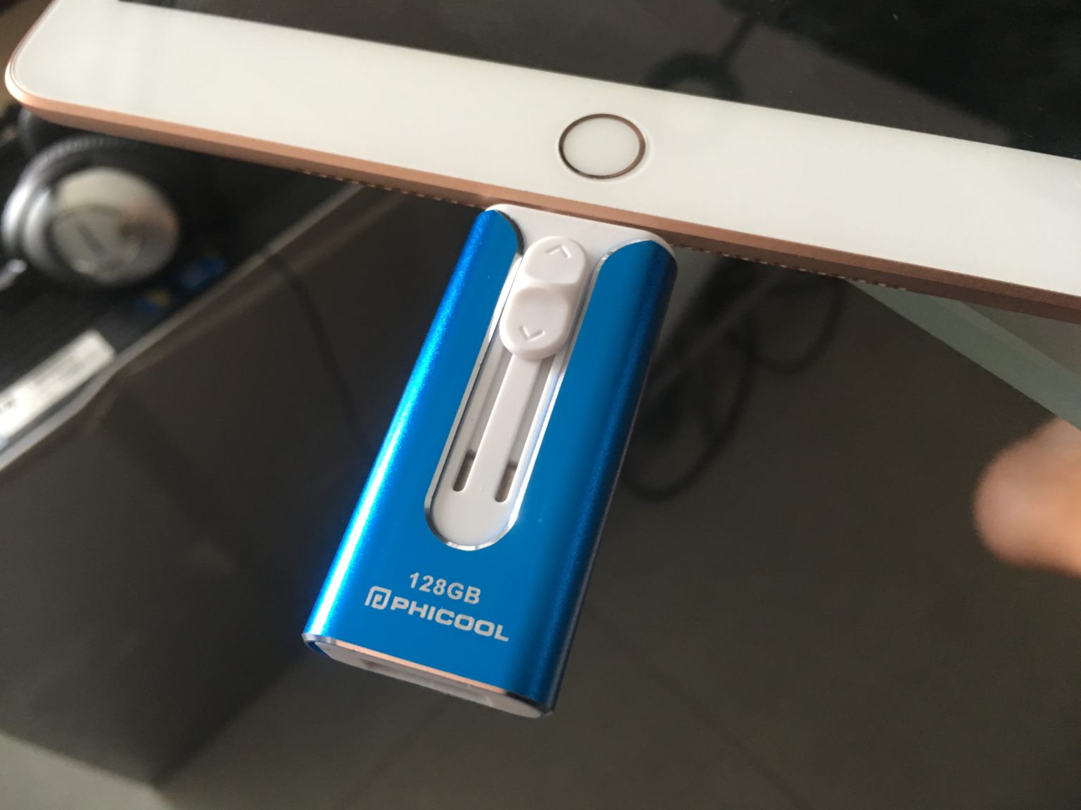 Phicool iPhone Storage USB Stick Review The WP Guru